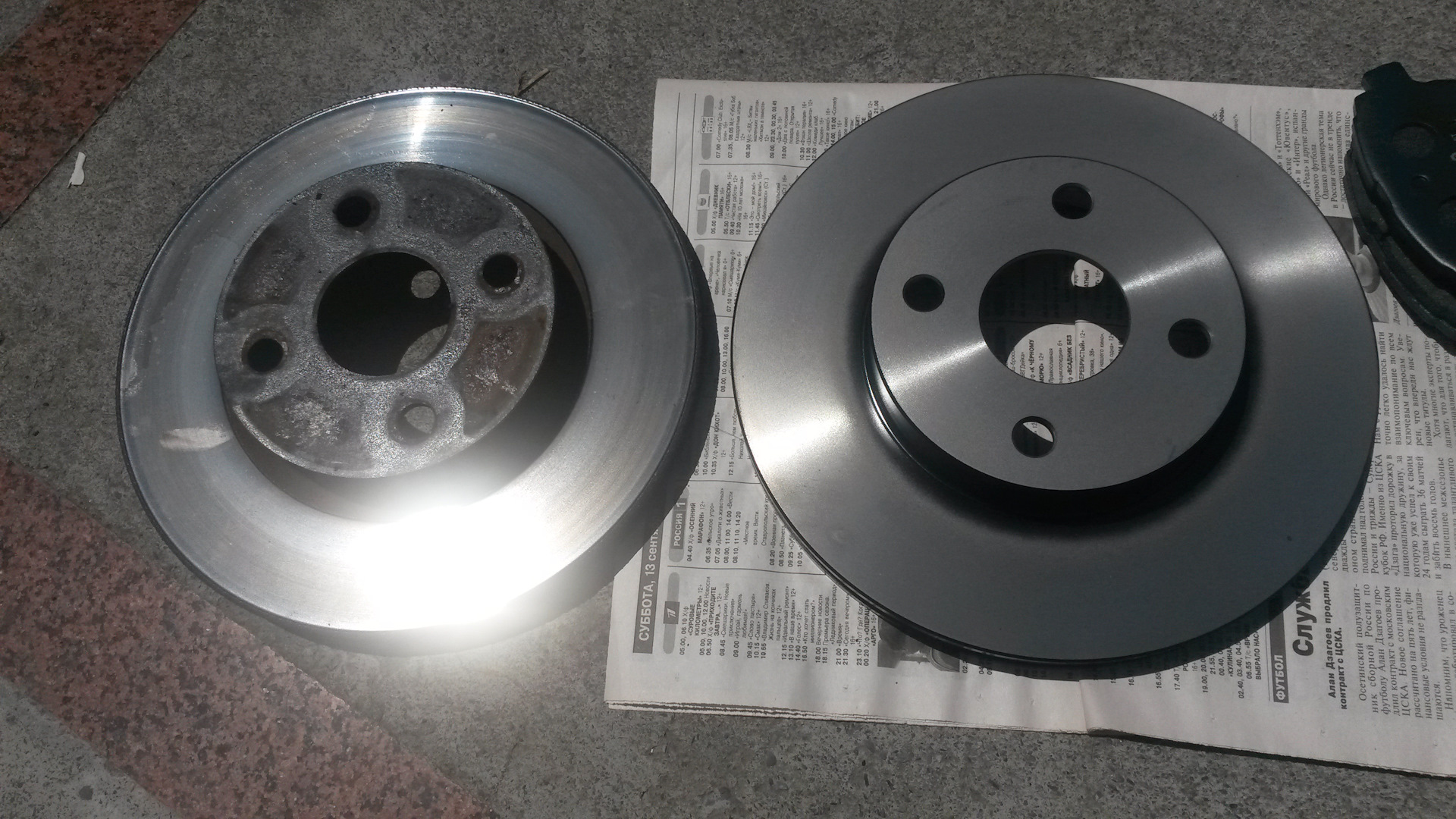 Toyota corolla тормоза тюнинг. Задние тормозные диски на тойота королла. Проставки для колесных дисков тойота королла 150. Задние тормозные диски на тойота королла. Смазка для суппорта королла 150.