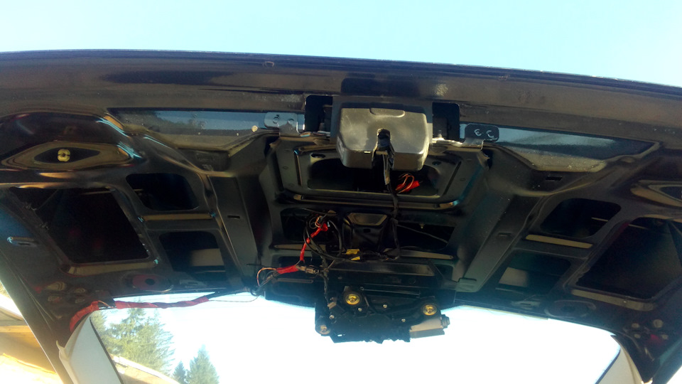 Снимаем пластик — все на многоразовых защелках, легко снимается и ставится — Ford C-Max I