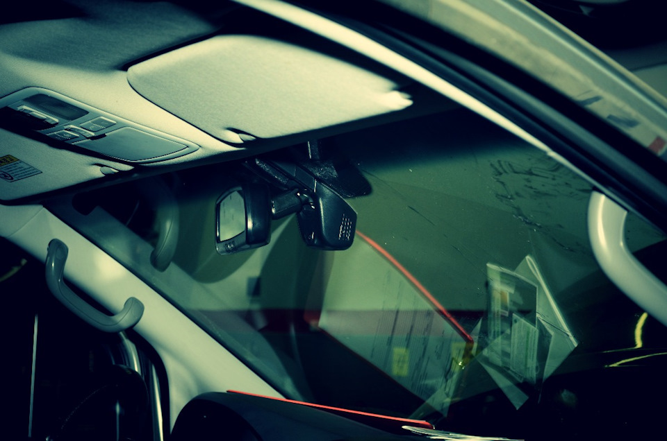 Установка видеорегистратора, радар детектора, мультимедийной системы и ...