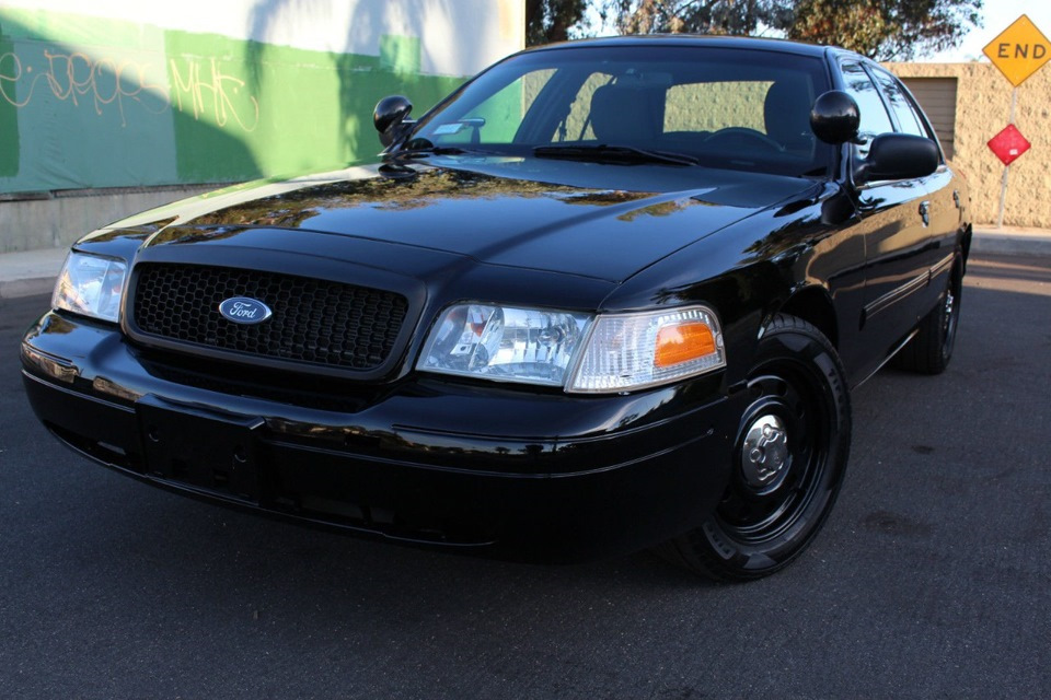 Ford victoria. Ford Crown Victoria 2011. Ford Crown Victoria Interceptor 2011. Ford Crown Victoria Police Interceptor 2011. Краун Виктория 2011.