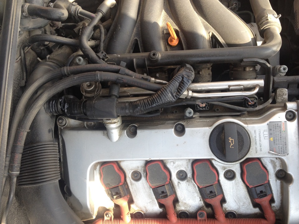Ауди б6 2.0 алт. Клапан рециркуляции Ауди а4. Audi a4 alt 2.0 клапан вентиляции. Ауди а4 б6 2.0 130 клапан ВКГ. Ауди а4 б7 клапан рециркуляции картерных газов.