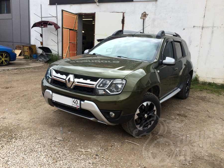 Рено дастер 2.0 рестайлинг. Renault Duster Рестайлинг. Тюнингованный Рено Дастер. Renault Duster Tuning. Линзы на Renault Duster.