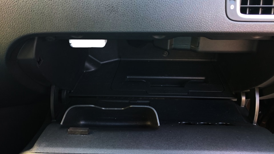 освещение перчаточного ящика