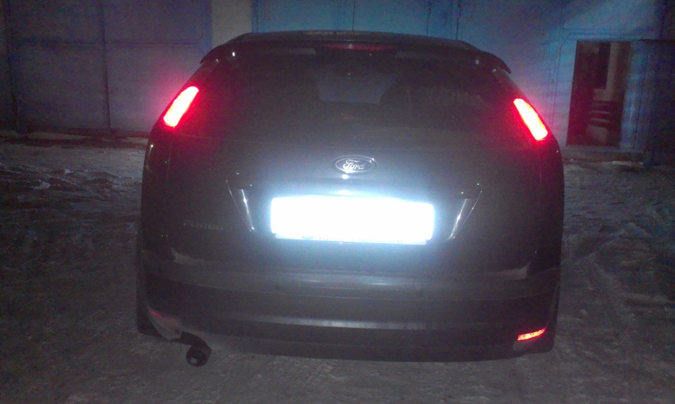 Выхлоп на две стороны — Ford Focus Hatchback II, 1,8 л, 2007 года ...
