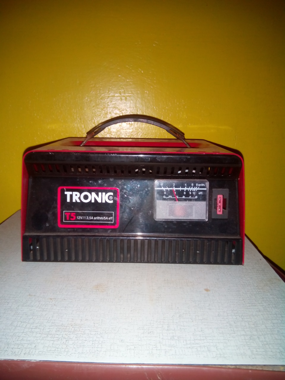 кто что знает о таком зарядном устройстве для аккумулятора — Ford ...