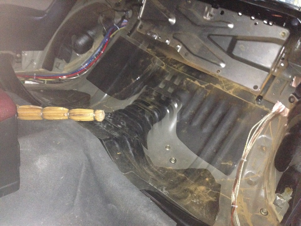 Глухой стук сзади — Nissan Skyline (R34), 2,5 л, 1999 года | поломка ...