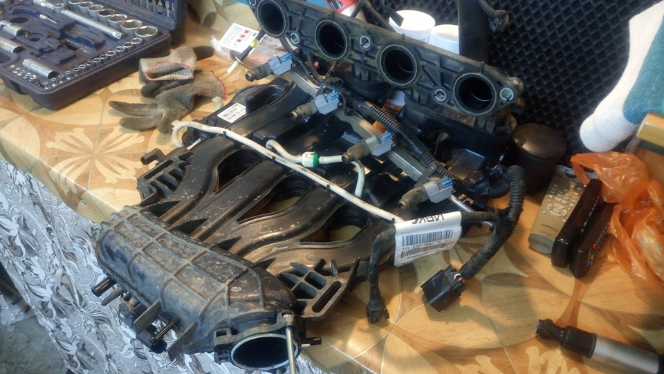 Шланг досужий)теперь до клапана проще добраться. — Lada Vesta (1G)