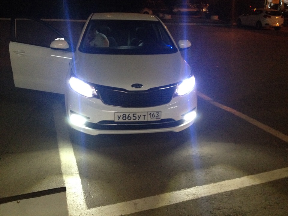 Рио свет. Led лампы Kia Rio 3. Led лампы в противотуманки Kia Rio 3 2016. Kia Rio 3 белая ксенон. Ксенон Киа Рио 3 h4.