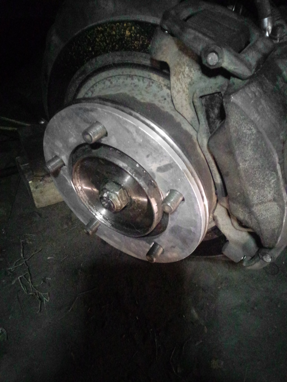 Поставил проставки 6 мм.теперь ни чего нецепояет. — Lada 2120 Надежда