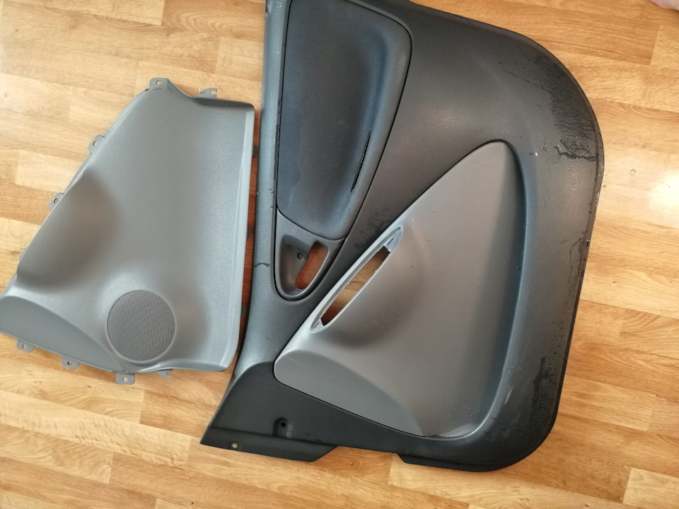 Обшивка — Toyota Vitz (10)