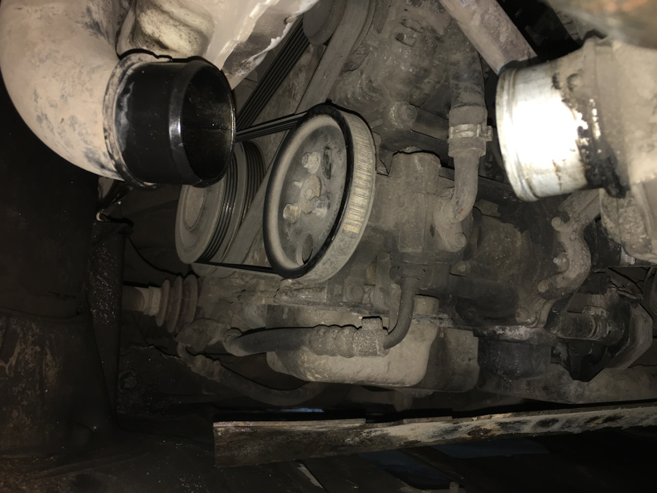 Нижний патрубок, выход из интеркулера & Нежданчик, как обычно 🙂 ...