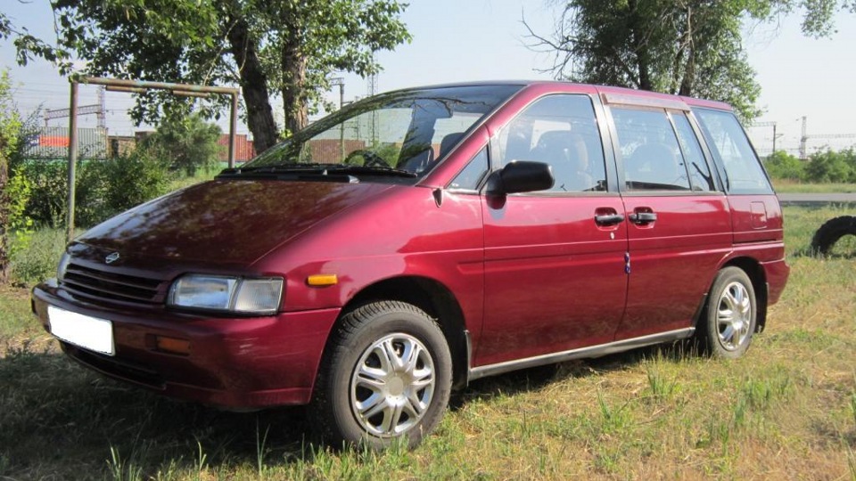 Nissan prairie 1994