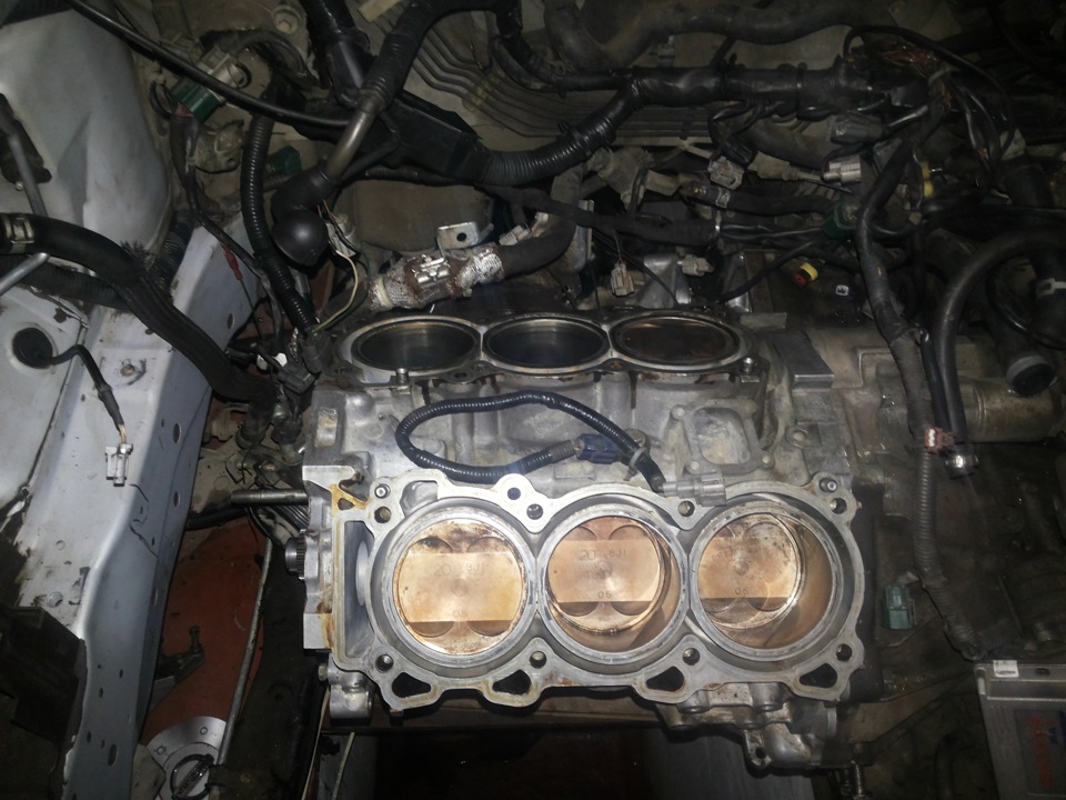 Ресурс мотора ниссан. Nissan моторы v6 блок. Блок двигателя Ниссан Мурано. Шатун пробил блок. Расположение поршней на двигателе 3,5v6 Ниссан Мурано.