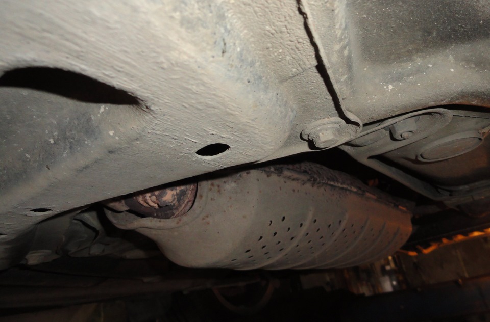 Металлический лязг в глушаке. — Volvo 850, 2,5 л, 1997 года | визит на ...