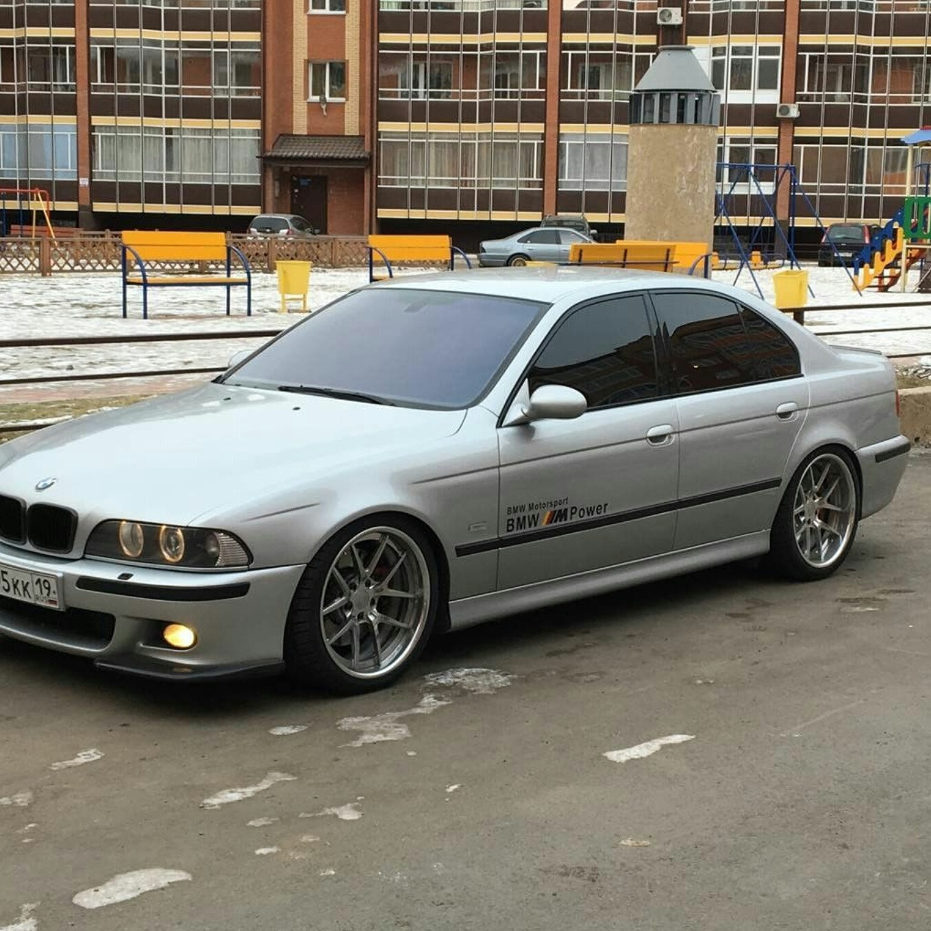 Е39 128. BMW e39 r19. БМВ е39 серебристая. BMW e39 r20. Е39 r19.