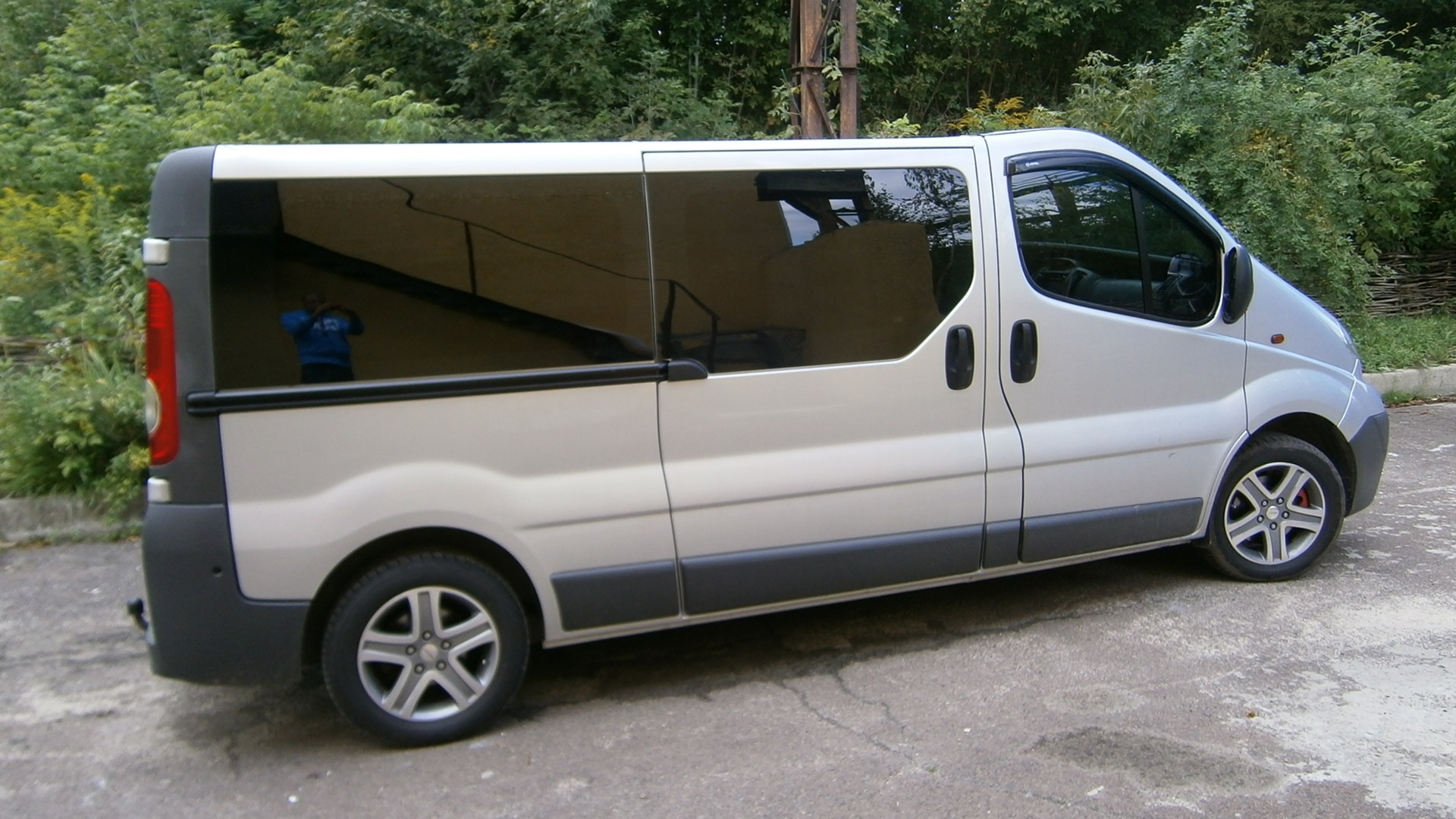 Виваро армения. Opel Vivaro 2. Опель Виваро 2008. Бус Опель Виваро. Opel Vivaro 2.5 2007.