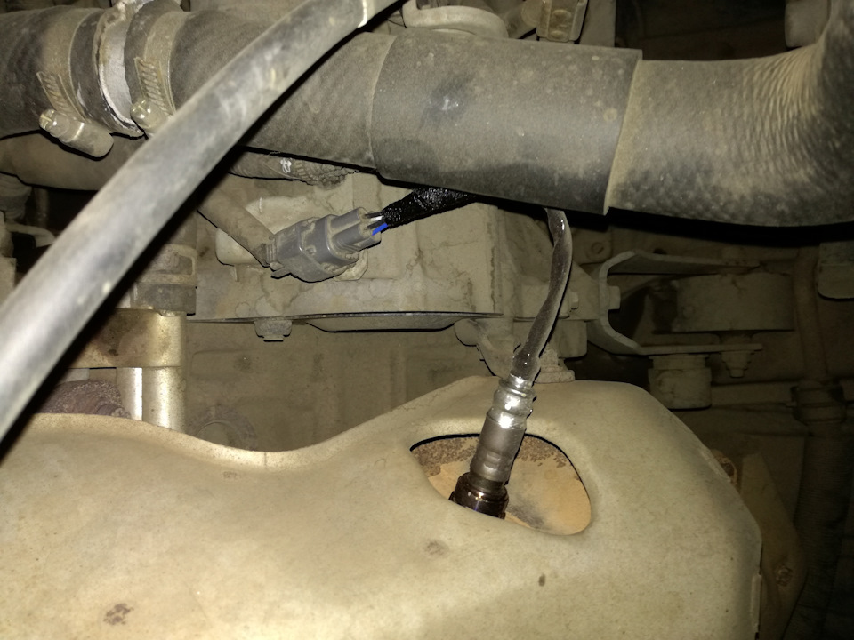 Замена кислородного датчика (лямбда-зонд) - Toyota Corolla RunX, 1,5 л, 2003 год