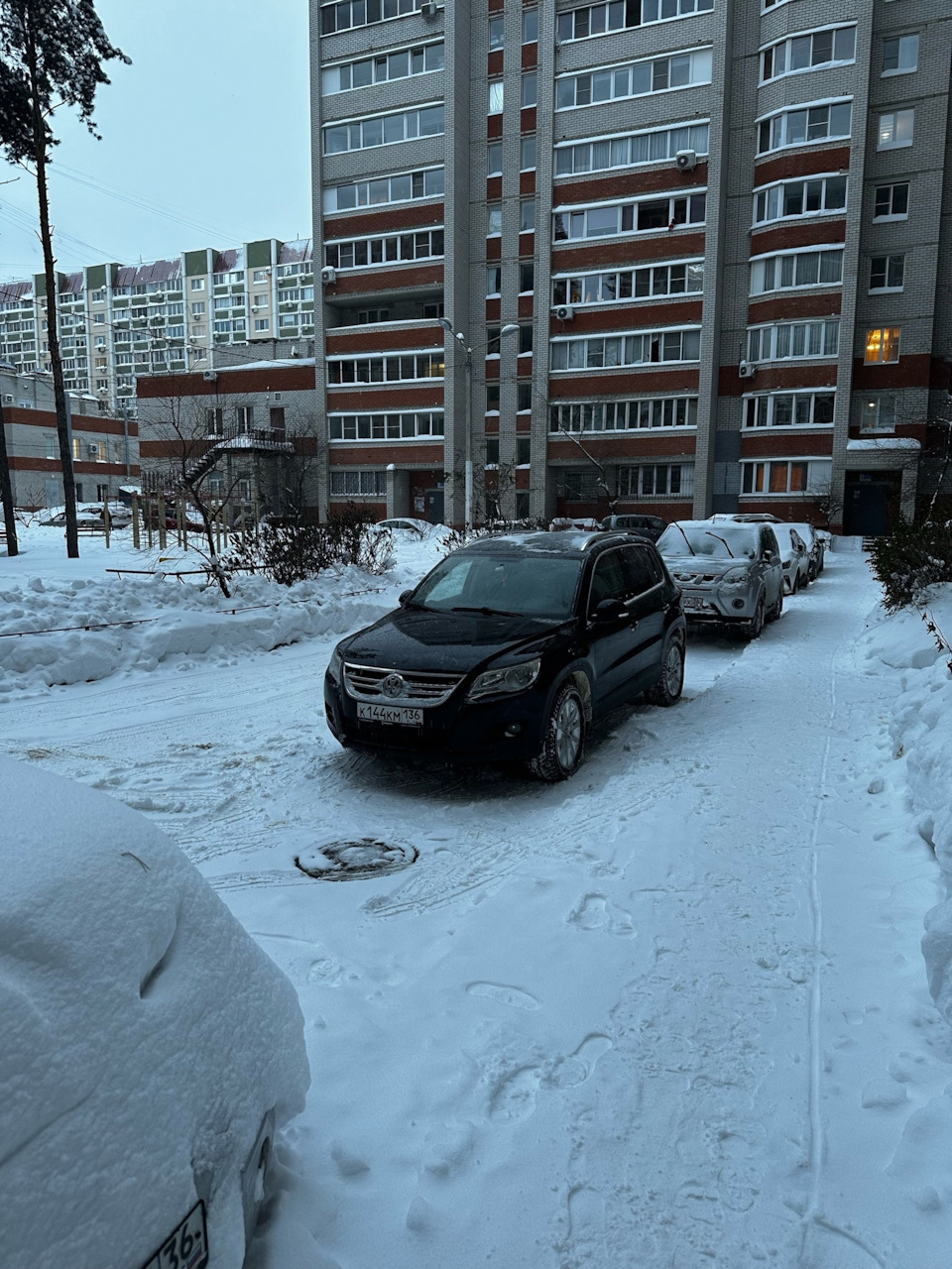 Воронеж заметает снегом. Где парковаться ? — Volkswagen Tiguan (1G), 2 л,  2010 года | эвакуация | DRIVE2