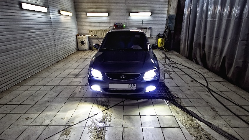 Лампочки хендай акцент. Hyundai Accent led лампы. Хендай акцент черный ксенон. Лед лампы в туманки акцент.