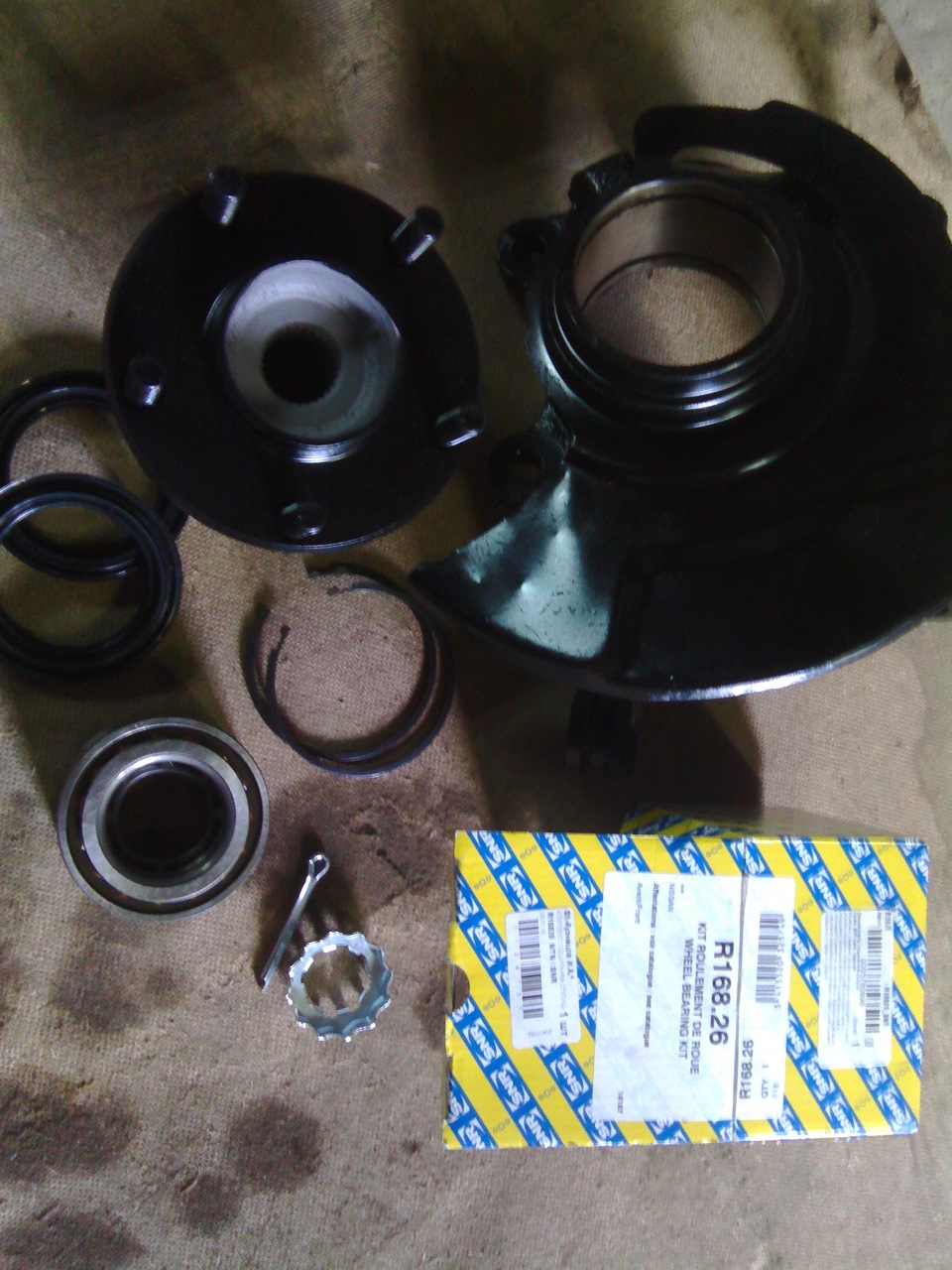 Фото в бортжурнале Nissan R'nessa. Запчасти на фото: 928914, R16826