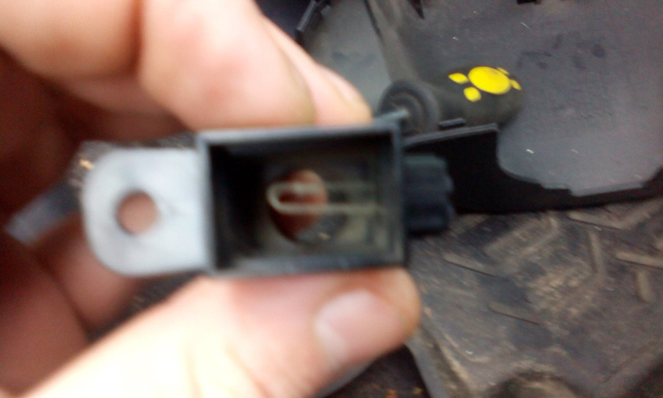 Чистка датчика температуры воздуха в салоне — Nissan Almera II (N16), 1 ...