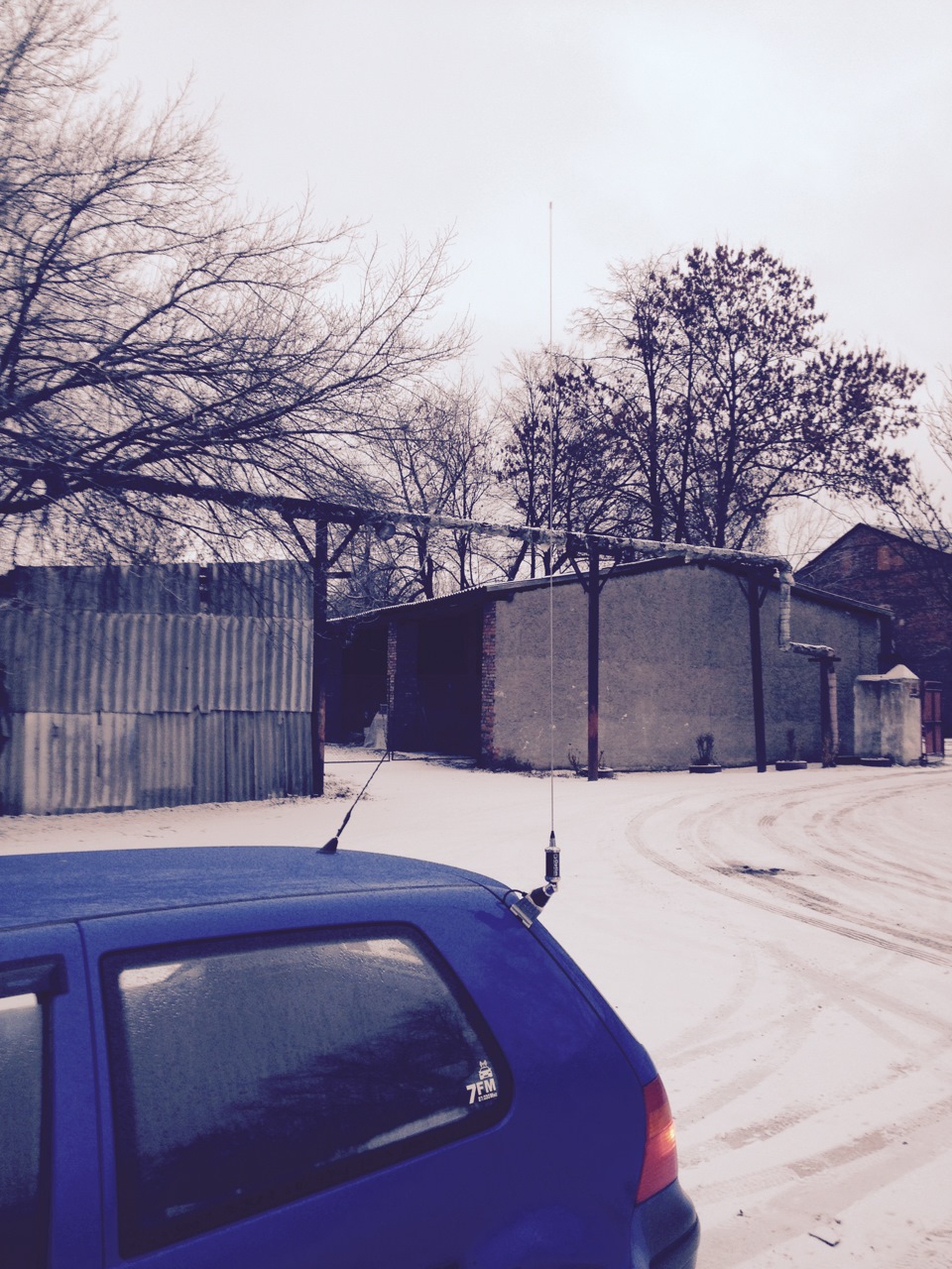 41. Установка кронштейна для СИ-БИ+антенны, прокладка провода #2 ...