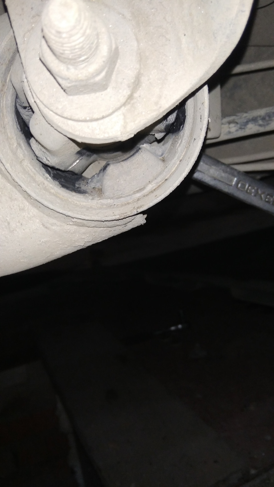 Установка сайлентблоков задней балки от Мегана 3 — Renault Megane II, 1 ...