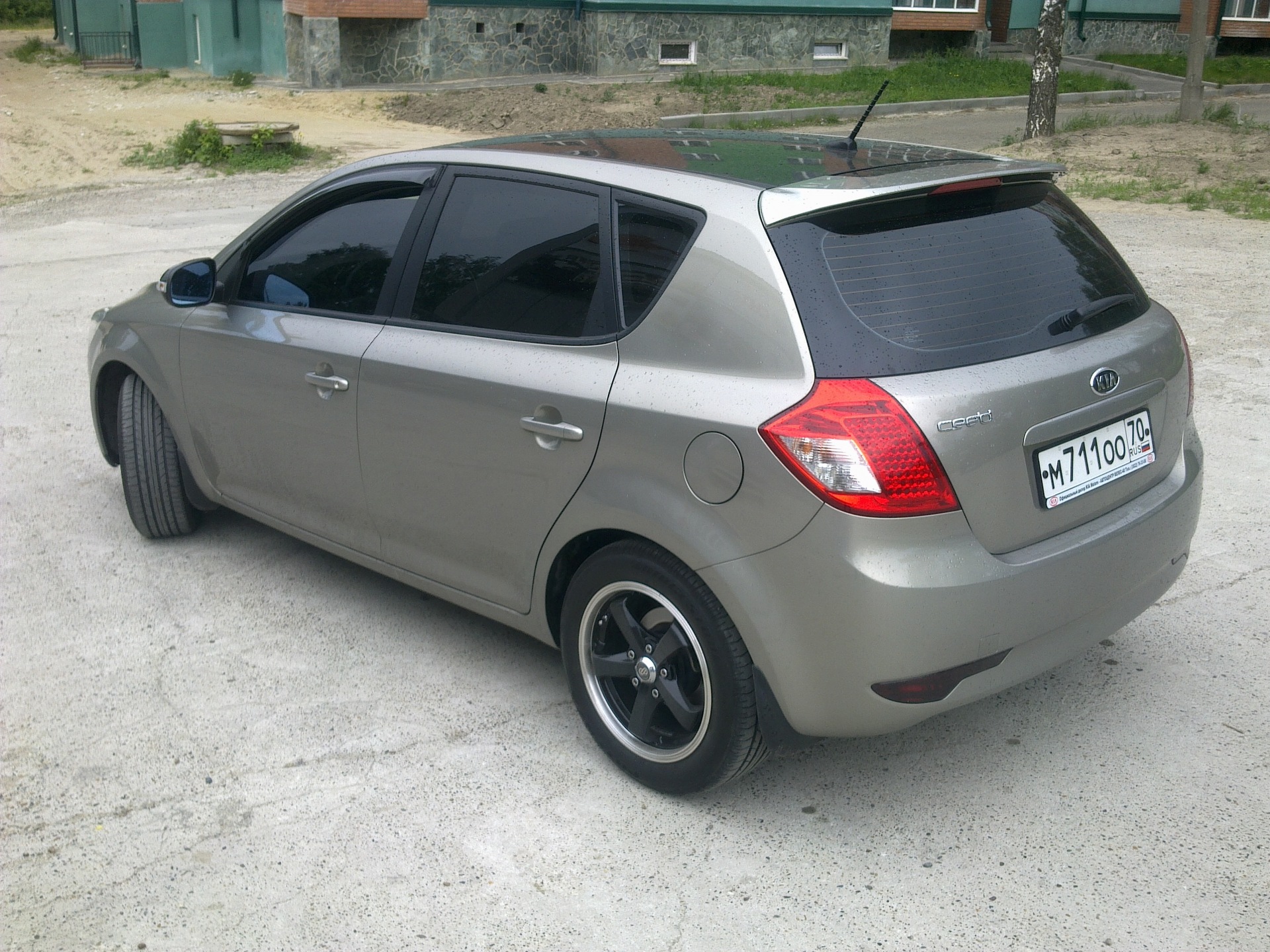 Установил задний спойлер — KIA Ceed (1G), 1,6 л, 2010 года | тюнинг | DRIVE2