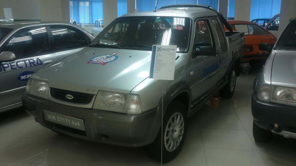 Музей ИжАвто ( часть 2) — ГАЗ 3110, 2,4 л, 1999 года | фотография | DRIVE2