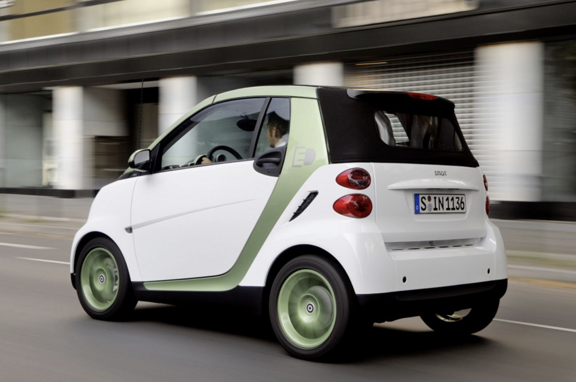 Smart future. Smart Fortwo Electric Drive. Smart Fortwo электро будущее. Электрический Smart. Smart Electro car.