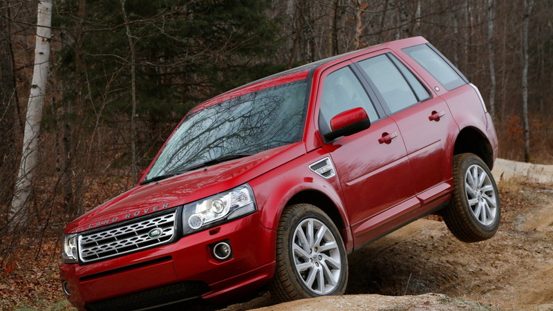 Land Rover Freelander 2 2013 красный