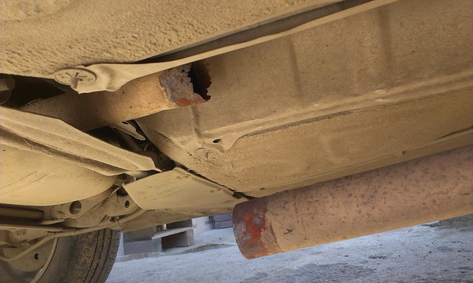 Прогорел резонатор и замена тормозных дисков и рулевых наконечников ...