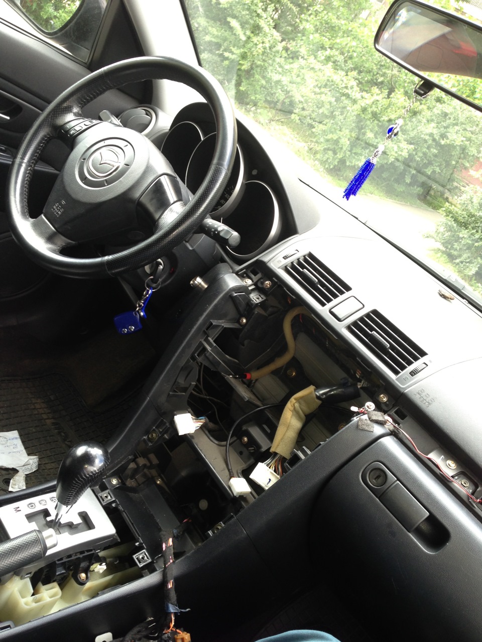 Поднадоели сверчки в салоне! — Mazda 3 (1G) BK, 1,6 л, 2004 года ...