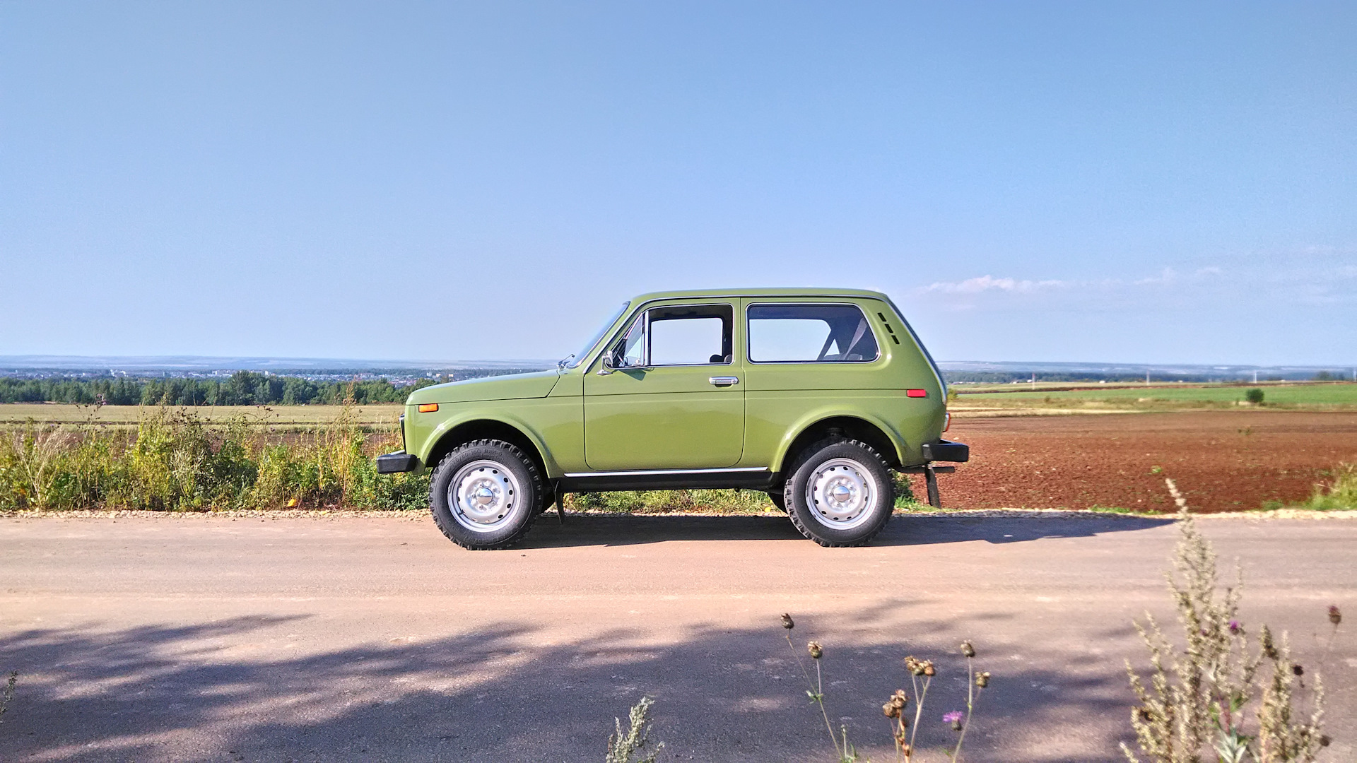 Lada 4x4 3D 1.6 бензиновый 1993 | ВАЗ - 2121 