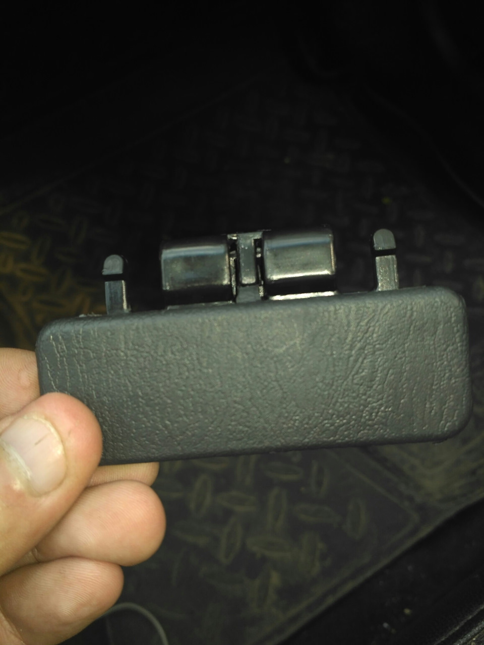 Ручка бардачка мондео 2. Сломалась ручка бардачка как открыть. Ремонт ручки бардачка форд мондео 3. Сломалась ручка бардачка как открыть. Сломалась ручка бардачка как открыть.