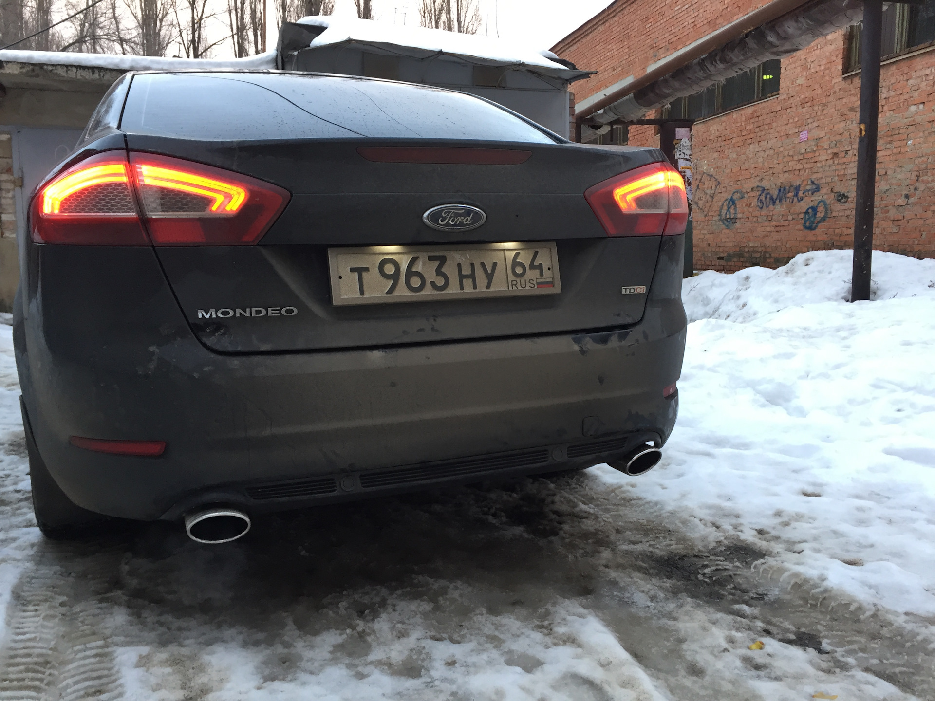 Выхлопная труба мондео 4. Выхлоп Форд Мондео 4 2.0. Двойной выхлоп Мондео 4. Ford Mondeo 4 выхлоп. Выхлоп Форд Мондео 6.