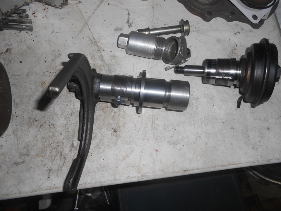 Пневматиеский привод включения блокировки — Nissan Patrol GR II (Y61)