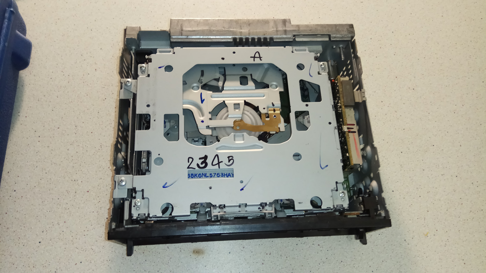 Установка Bluetooth в магнитолу с переключением треков на панели — BMW ...