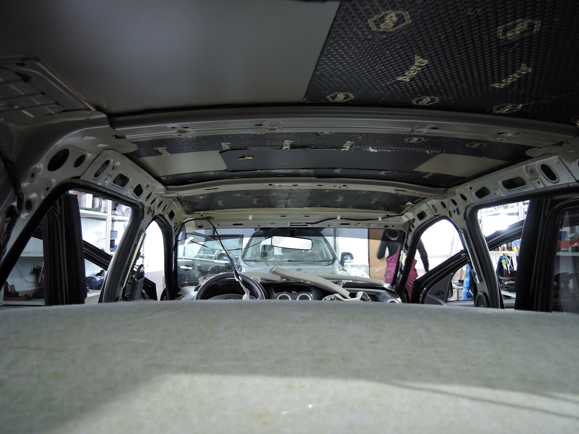 крышка багажника рено дастер. потолочная полка renault duster. снимайте крышку багажника дастер. снимайте крышку багажника дастер. заглушки на двери багажника рено дастер.