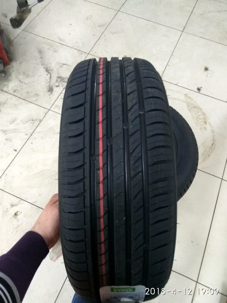 Резина 205 60. Bridgestone lcppartner 205-60-15.