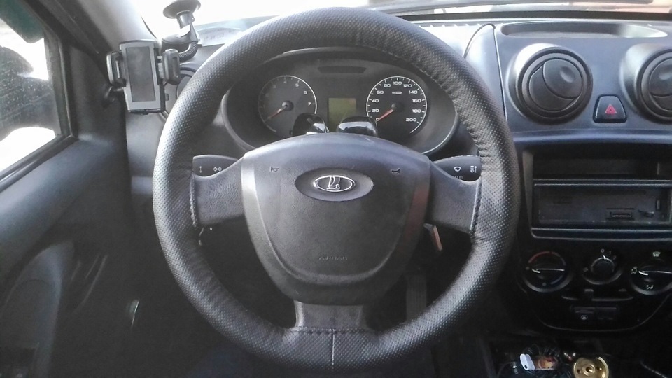 Накладка на руль. — Lada Гранта (1G), 1,6 л, 2012 года | стайлинг | DRIVE2