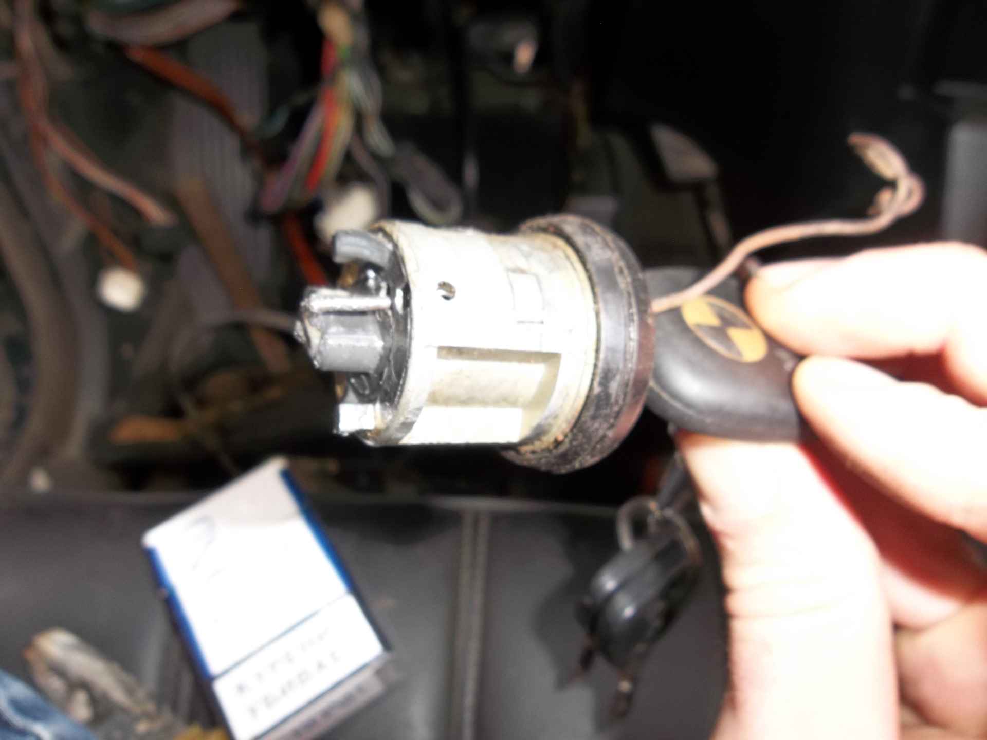 демонтаж замка зажигания