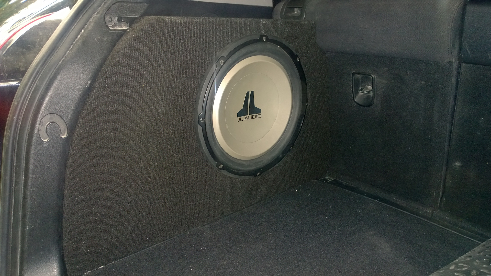 Стелс сабвуфер JL Audio в багажник Ssangyong Actyon New — SsangYong Actyon  (2G), 2 л, 2013 года | автозвук | DRIVE2