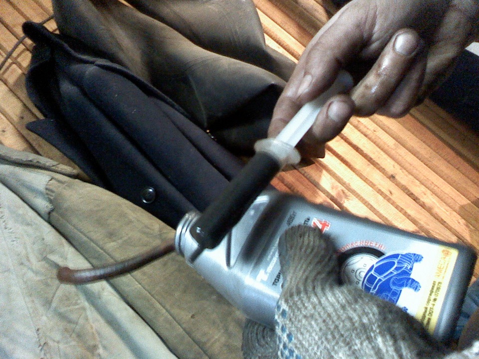 Замена жидкости сцепления — Toyota Carina E, 2 л, 1993 года | своими ...