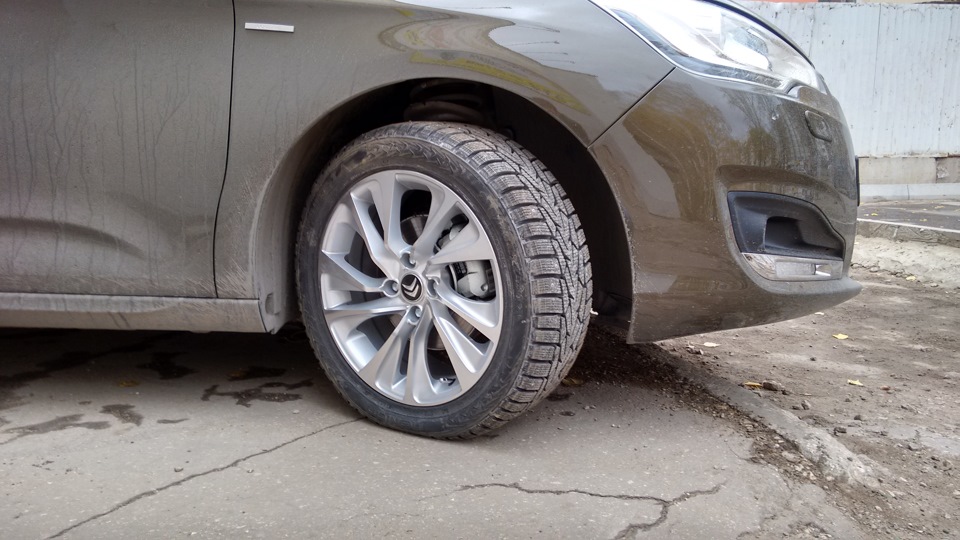 Nokian Hakkapeliitta 7 — Citroen C4 L. Found on photo: Nokian Tyres Hakkapeliitta 7