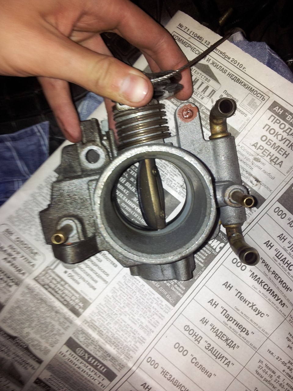 Чистка дроссельной заслонки — Lada 21124, 1,6 л, 2007 года | своими ...