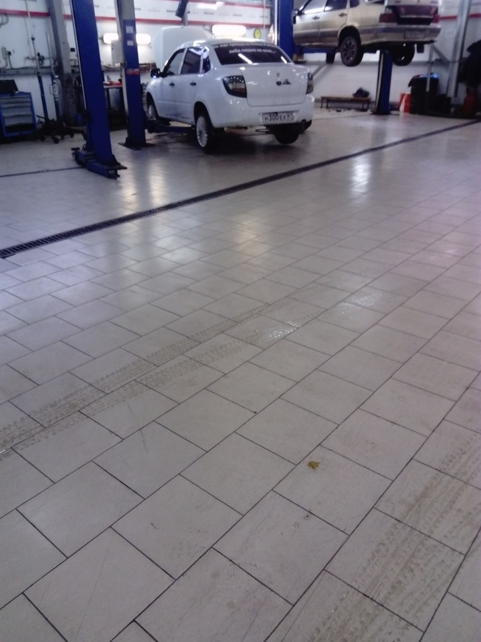 Замена ремня ГРМ, помпы и бензинового фильтра — Lada Гранта, 1,6 л ...