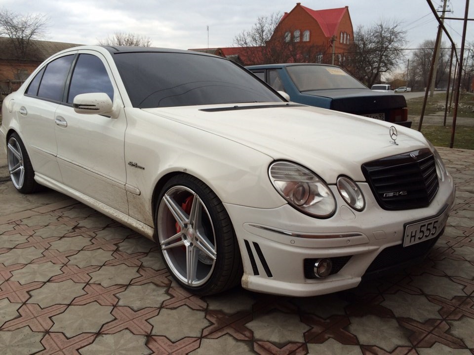 Mercedes Benz e class w211 White