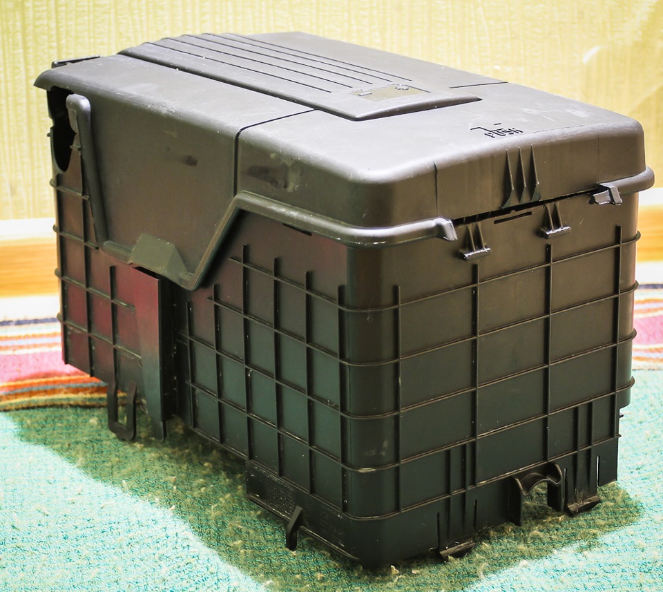 кожух аккумулятора. кожух для акб rio 3. кожух аккумулятора. защитный кожух акб киа рио 3. крышка акб octavia a7.