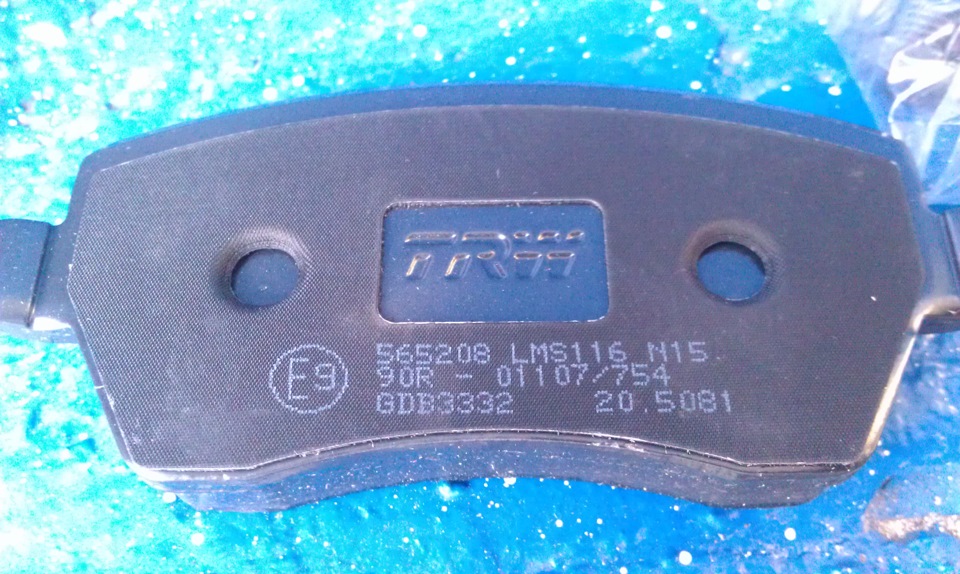 Колодки передние — Nissan Almera V (G11/15), 1,6 л, 2013 года ...